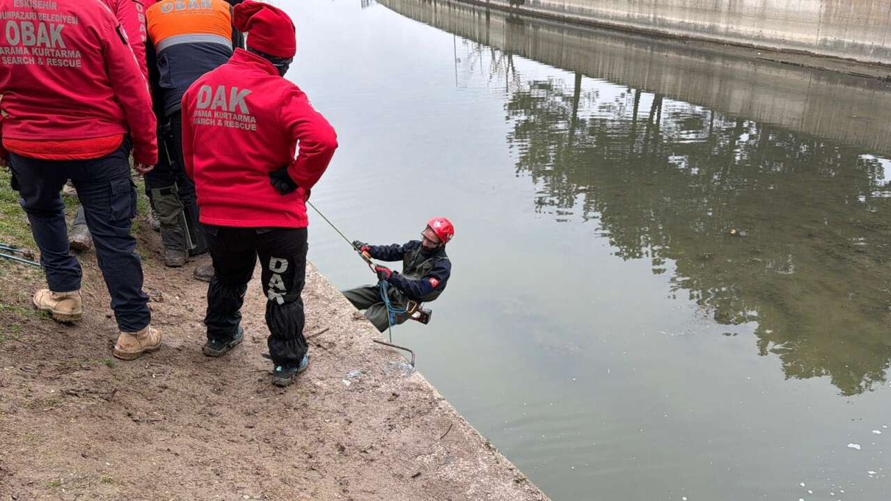Ekipler 6 gündür Türkçe öğretmeni Tuncay Arslan’ı arıyor 2